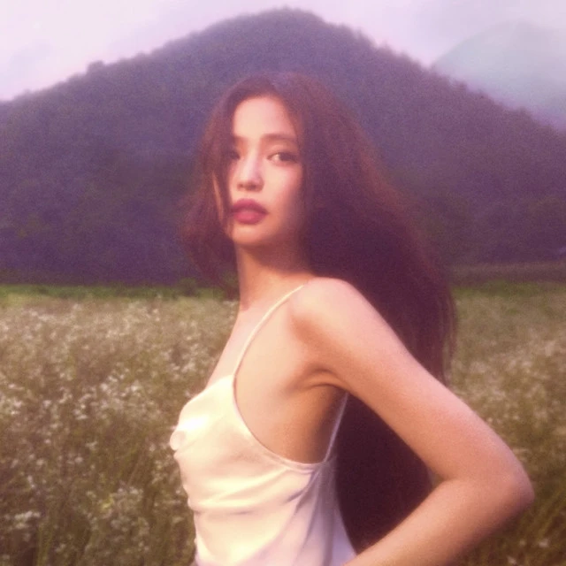 JENNIE