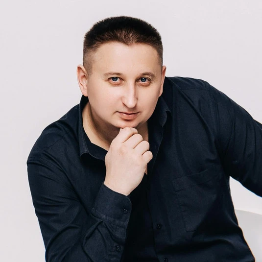 Влад Комар